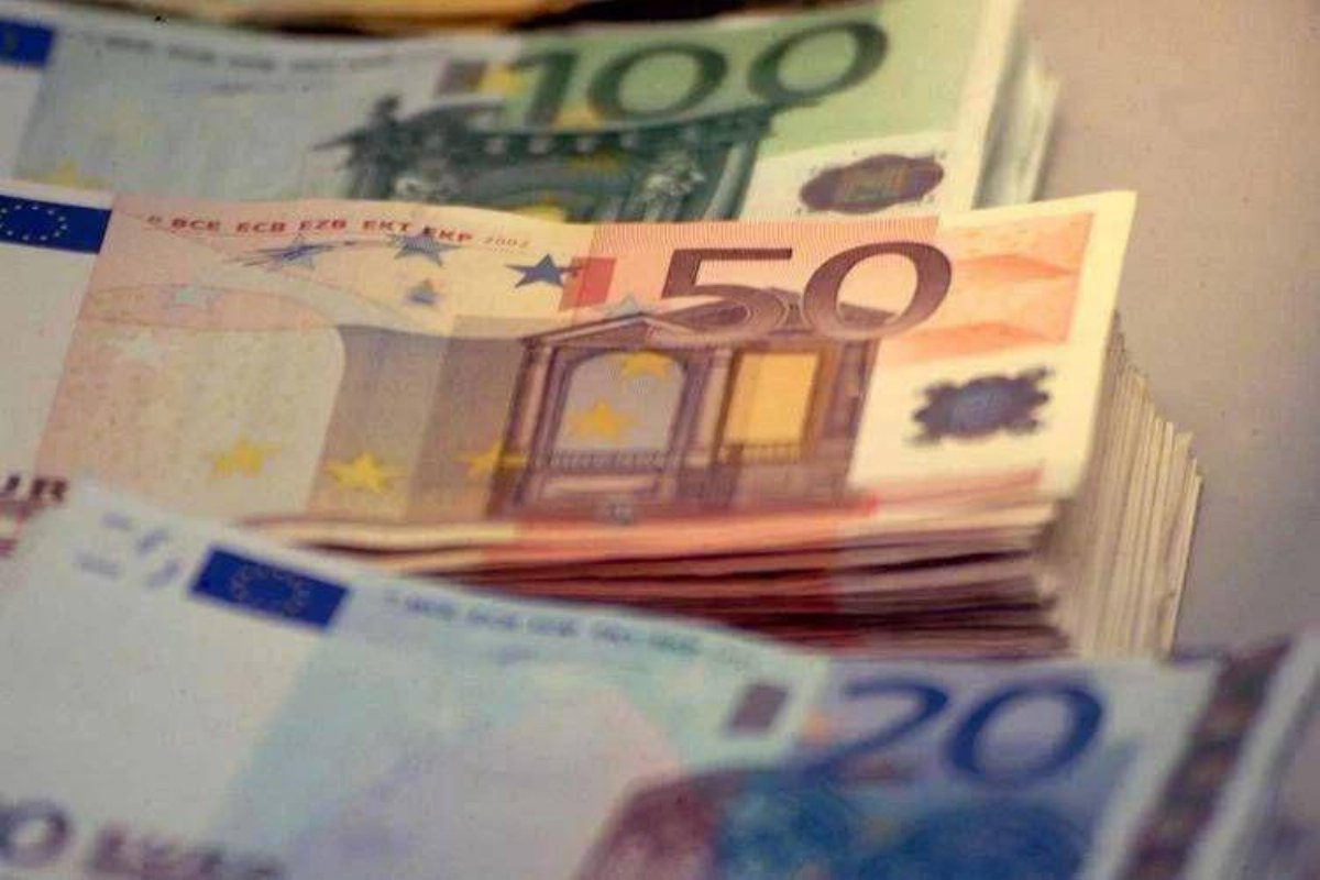 Manovra 2026, emendamenti chiave: imposta sui contanti, sanatorie edilizie e nuovo bonus per le scuole paritarie