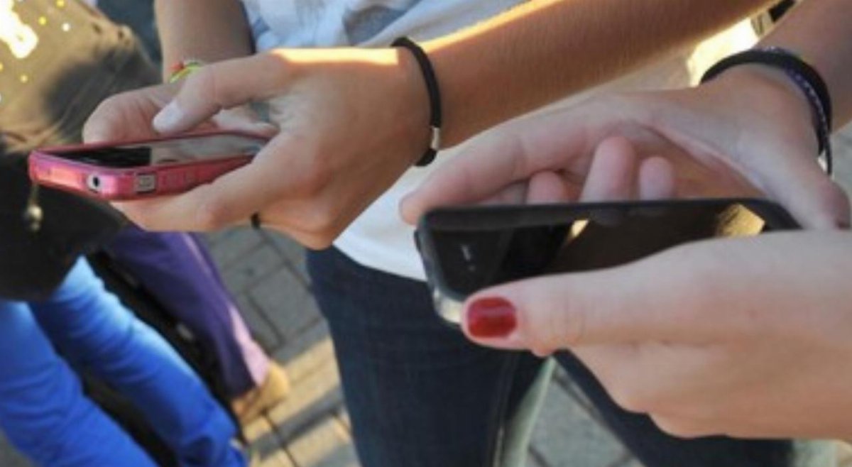 Ghaziabad, tre sorelline si lanciano dal nono piano dopo una punizione dei genitori: indagini su giochi online e isolamento