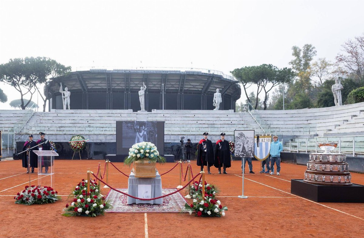 Nicola Pietrangeli, ultimo saluto al Foro Italico tra musica, memoria e tributi del mondo dello sport