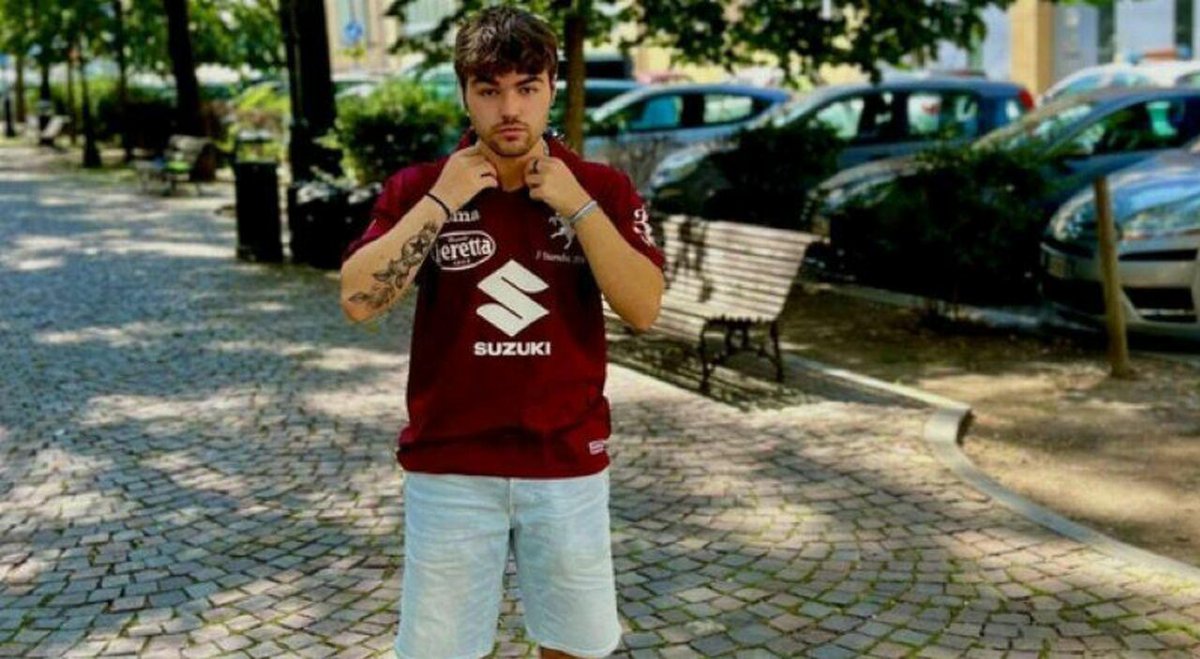 Davide Borgione, 19 anni, trovato senza vita in strada a Torino: indagini su investimento e furto dopo la caduta Davide Borgione, 19 anni, trovato senza vita in strada a Torino: indagini su investimento e furto dopo la caduta