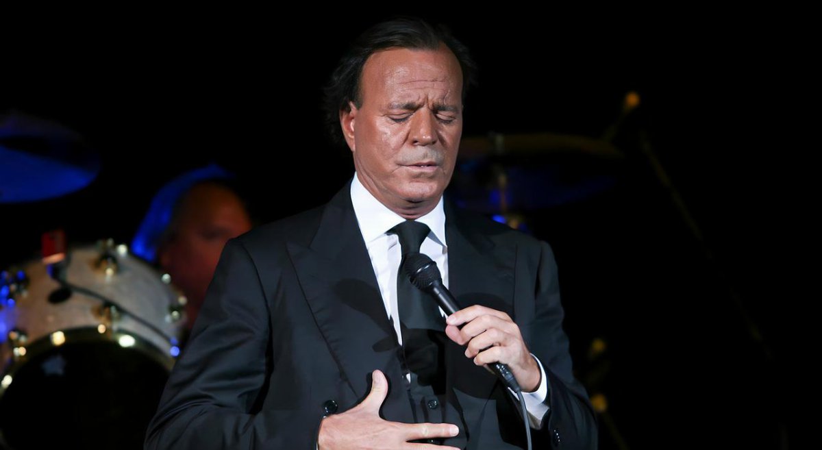 Julio Iglesias chiede l
