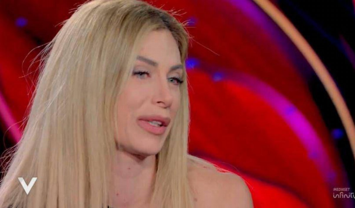 Paola Caruso a Verissimo: il racconto sulla morte della madre Wanda Paola Caruso a Verissimo: il racconto sulla morte della madre Wanda