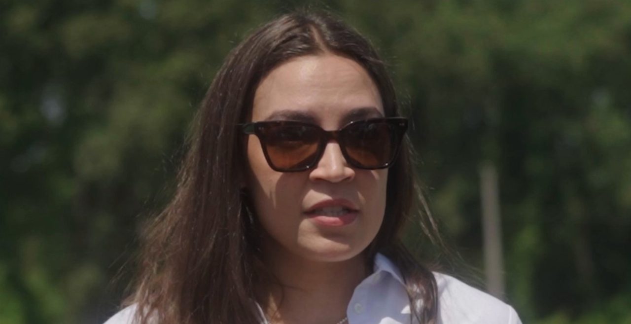 Alexandria Ocasio-Cortez congela gli ovuli, la scelta della deputata a 36 anni