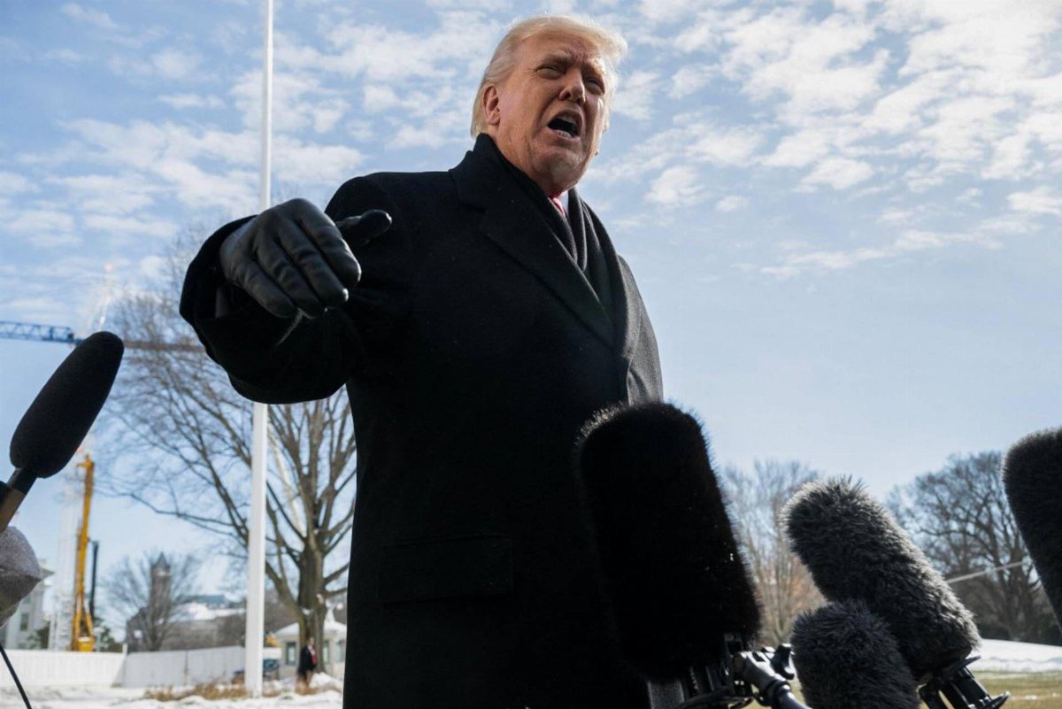 Trump minaccia l Trump minaccia l