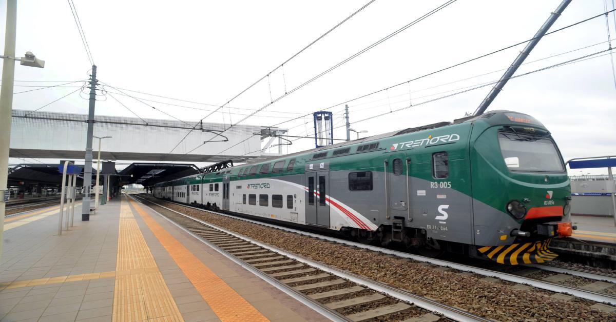 Milano, urtato da un treno a San Donato: gravemente ferito un 60enne