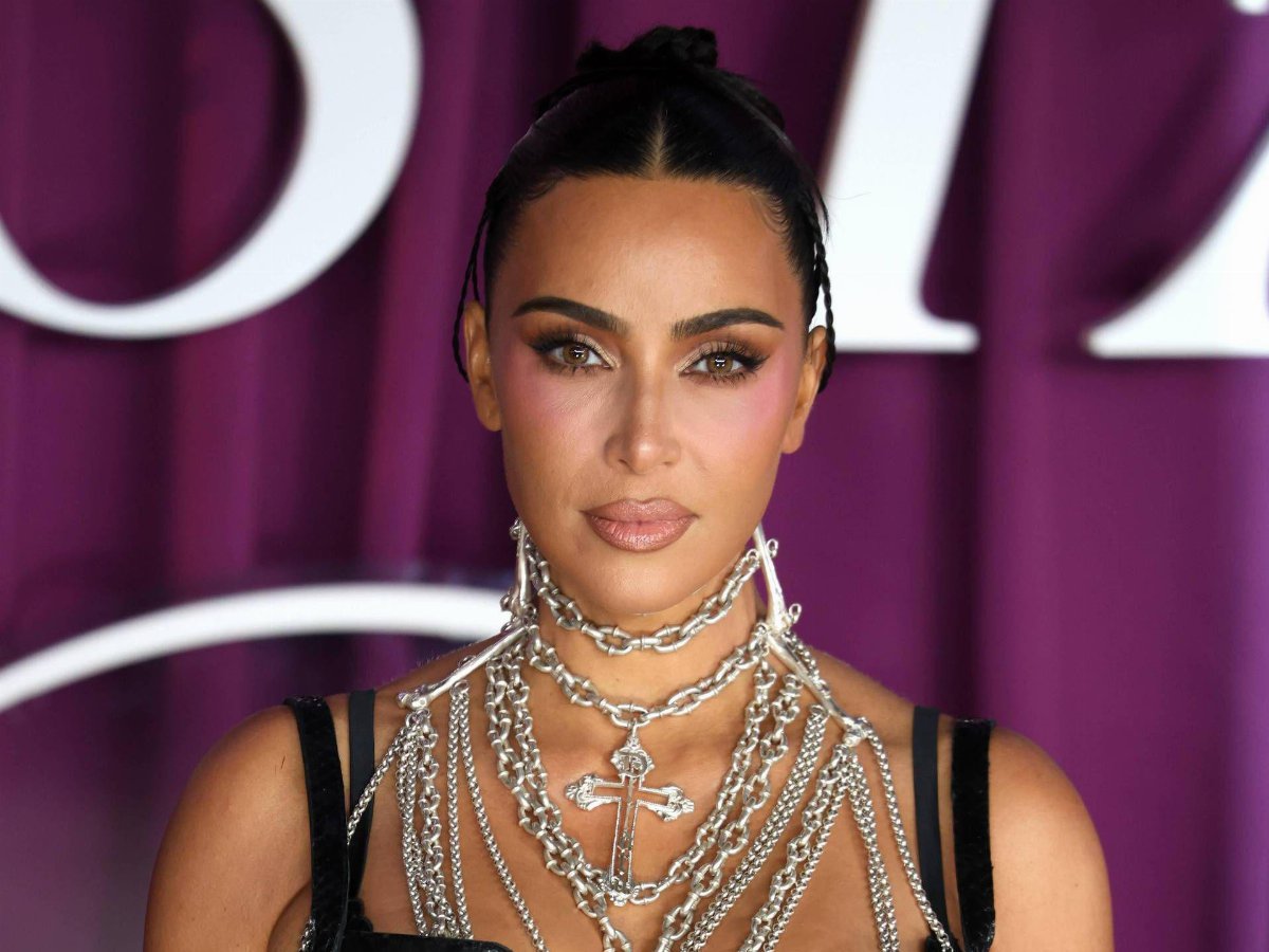 Kim Kardashian rivela di avere un aneurisma cerebrale: C Kim Kardashian rivela di avere un aneurisma cerebrale: C