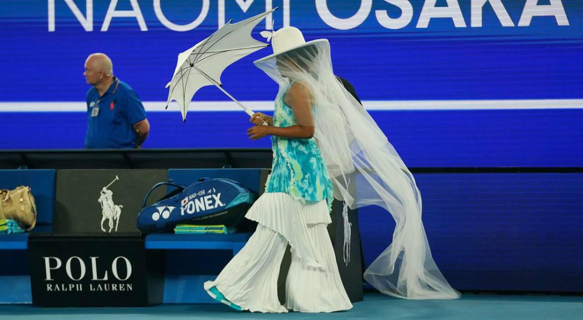 Naomi Osaka agli Australian Open, il vestito jellyfish e il messaggio nascosto nel suo look