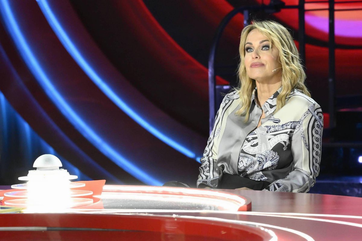 Sonia Bruganelli: Con Bonolis ero infelice, separarmi è stato necessario Sonia Bruganelli: Con Bonolis ero infelice, separarmi è stato necessario