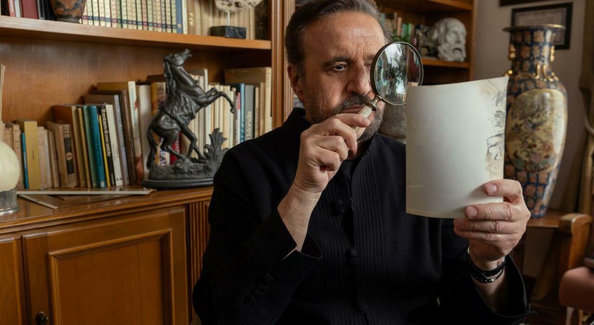 Christian De Sica ironizza sul politicamente scorretto e torna al cinema con una commedia gialla