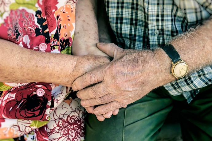 Accompagnamento per anziani: l’iter da seguire per ottenerlo