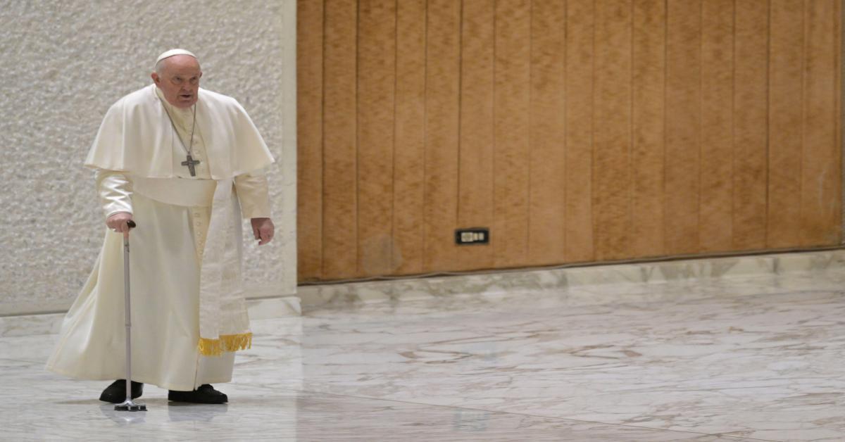 Papa Francesco: Udienze Sospese per Sintomi Influenzali