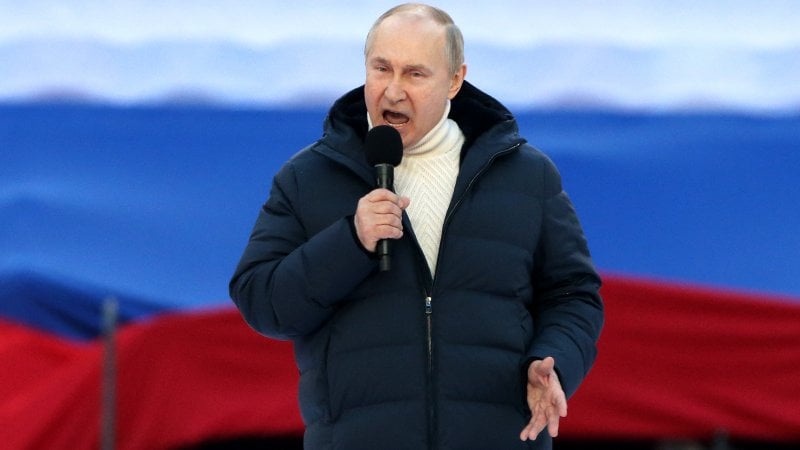 Fischi alla stadio a Putin : Zelensky vuole incontrarlo è ora di trattare