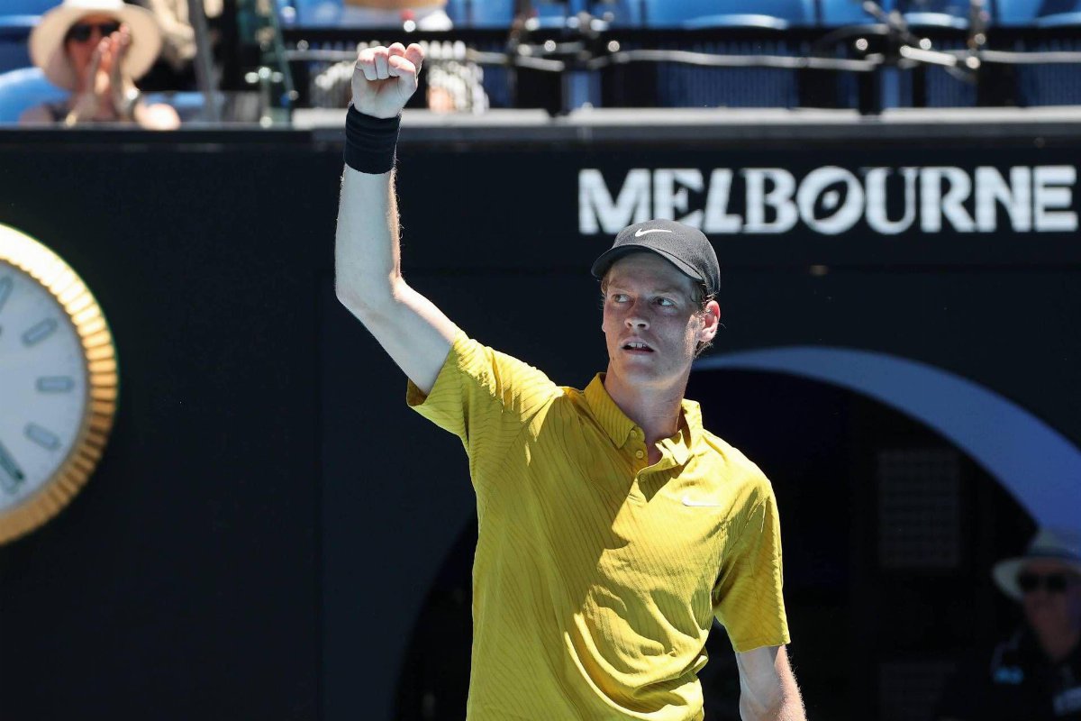 Australian Open 2026, Sinner vola ai quarti: Darderi superato nel derby italiano
