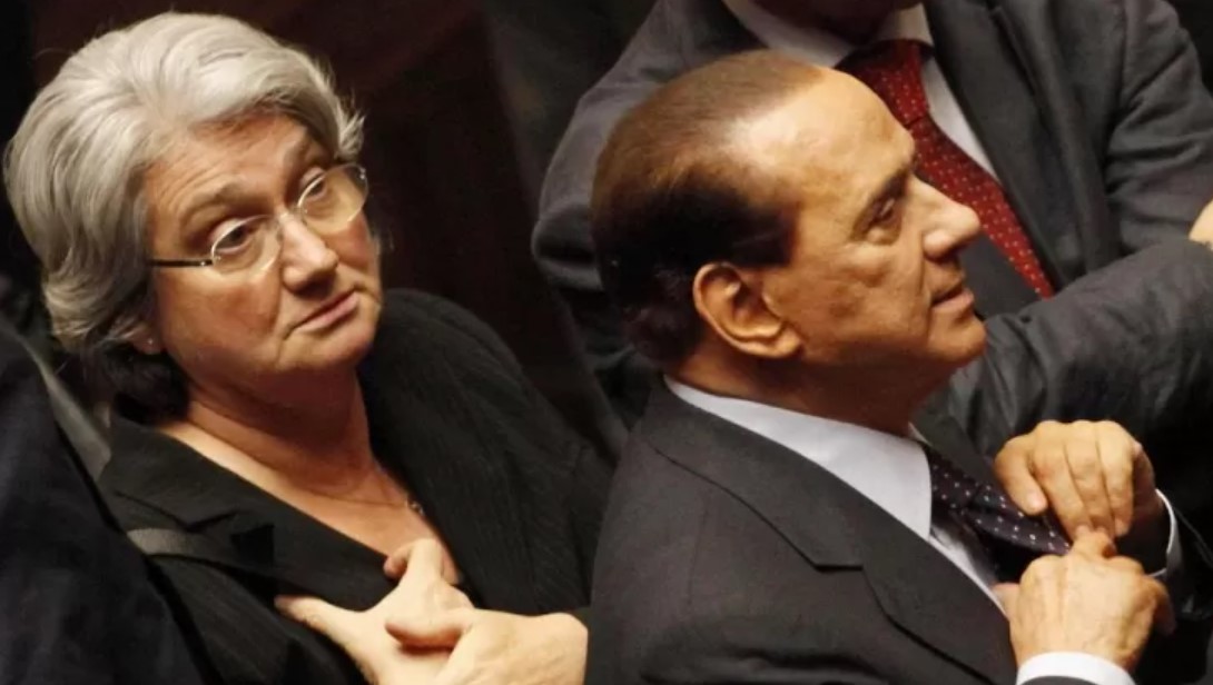 Il parere di Rosy Bindi sui funerali di Stato e il lutto nazionale per la morte di Berlusconi : una scelta controversa