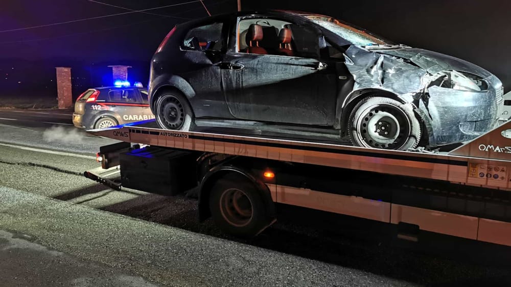 Ubriaco travolge gruppo di amici: morto 23enne