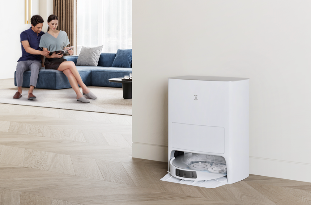 ECOVACS lancia DEEBOT T20 OMNI, un robot di pulizia all-in-one unico nel suo genere con tecnologia di lavaggio ad acqua calda dei panni lavapavimento e funzione di sollevamento automatico dei panni