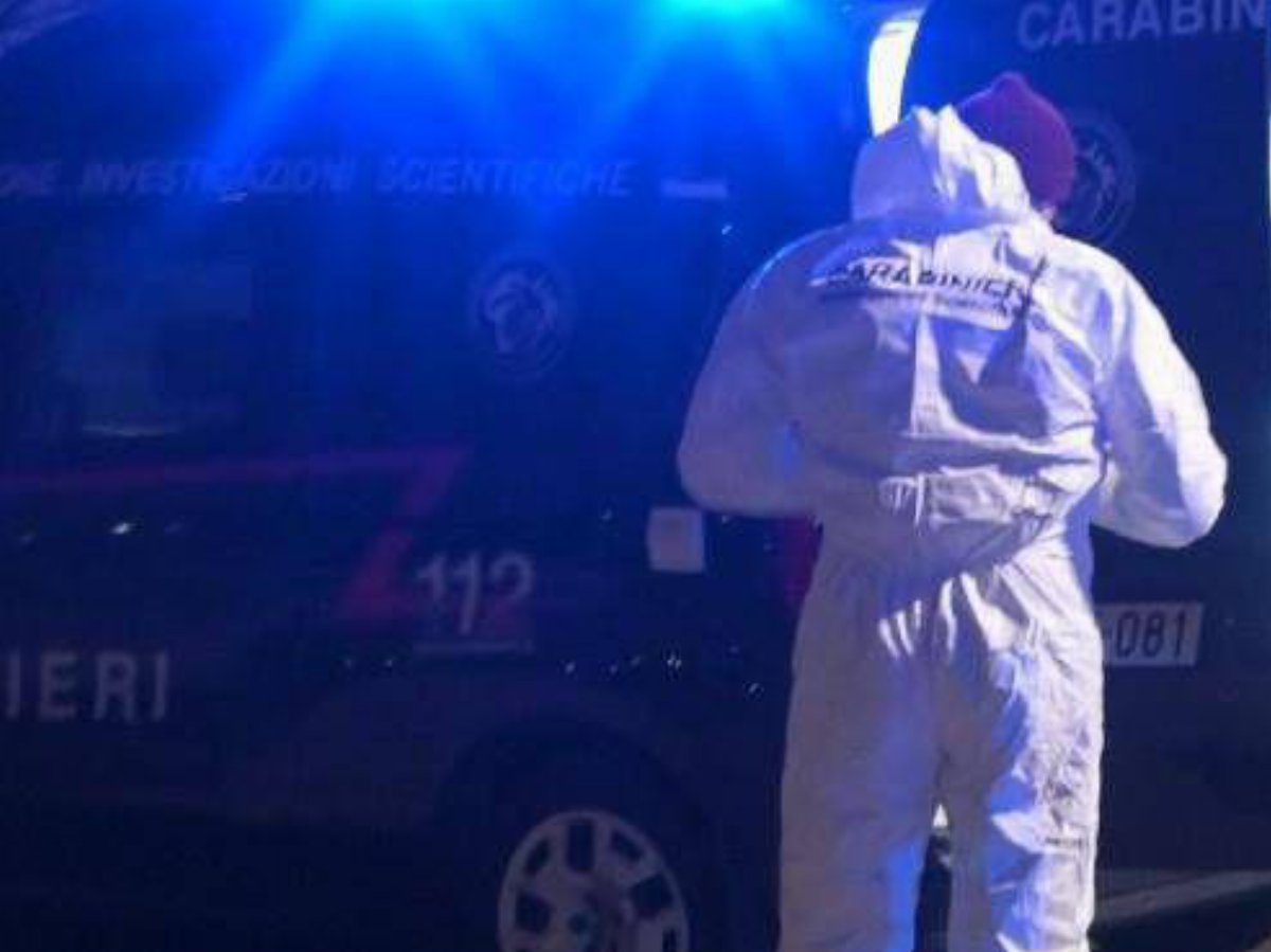 Vinci, corpo carbonizzato in una legnaia: identificato un 23enne, pista del suicidio Vinci, corpo carbonizzato in una legnaia: identificato un 23enne, pista del suicidio