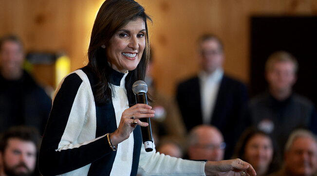 Nikki Haley critica l