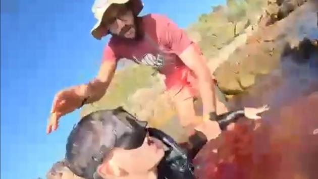 Video Matteo Mariotti: sfida uno squalo in Australia e perde una gamba 