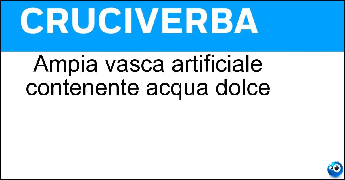Ampia vasca artificiale contenente acqua dolce Soluzione Ampia vasca artificiale contenente acqua dolce - Piscina